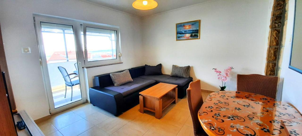 Apartment Miroslav Krk Town Exterior foto